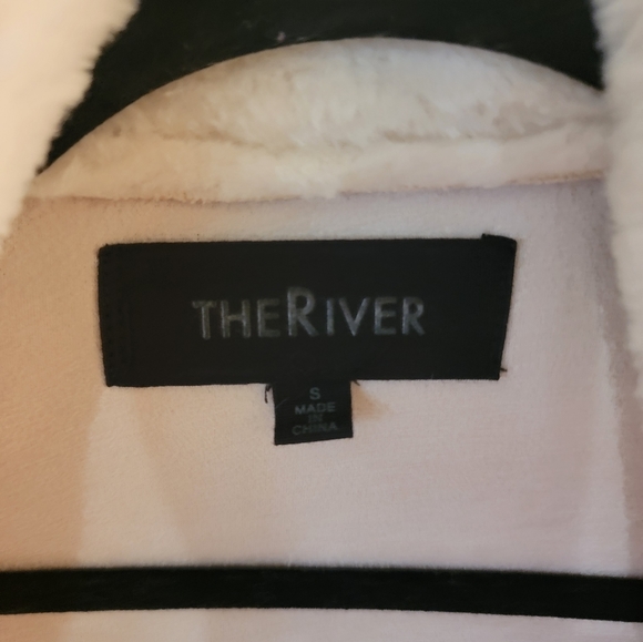 Sherpa Jacket - Picture 8 of 9